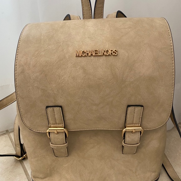 Backpack - Picture 2 of 4